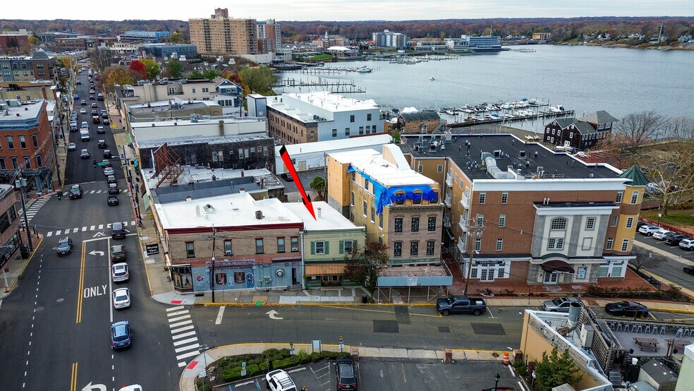 5 Wharf Ave, Red Bank, NJ à louer - Photo du bâtiment - Image 3 de 3
