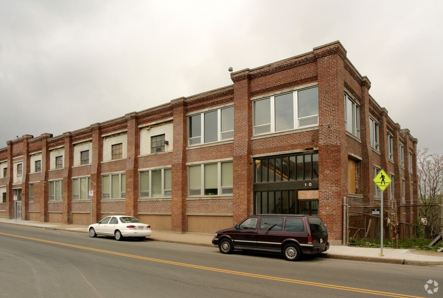 102-140 Condor St, East Boston, MA for lease - Primary Photo - Image 1 of 2