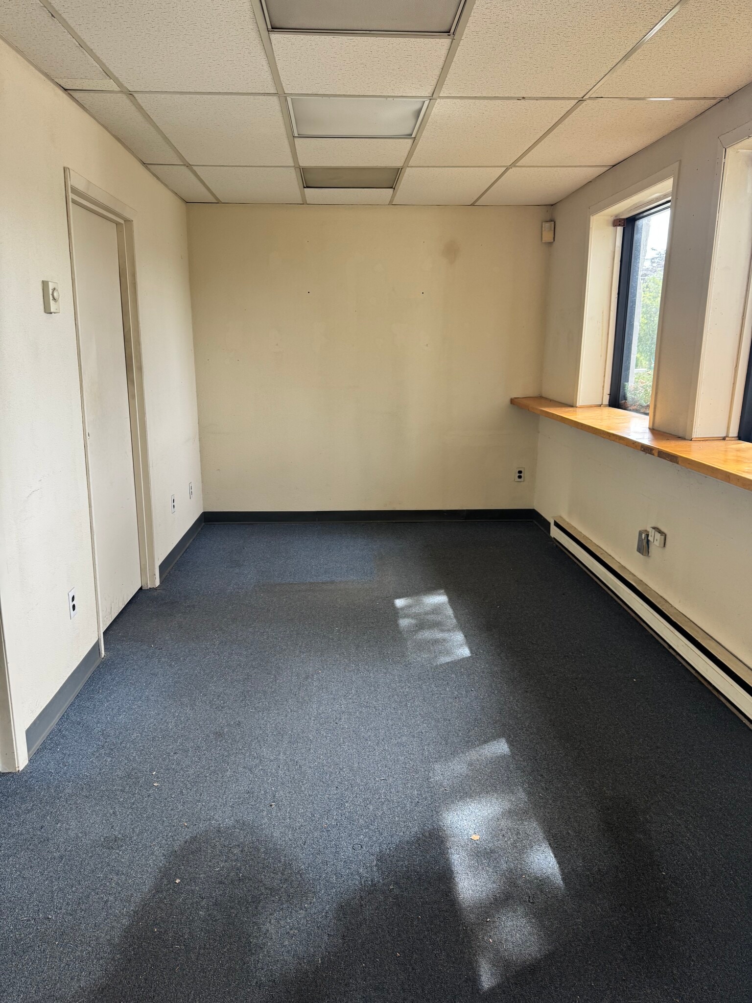 261 Suburban Ave, Deer Park, NY for lease Interior Photo- Image 1 of 17