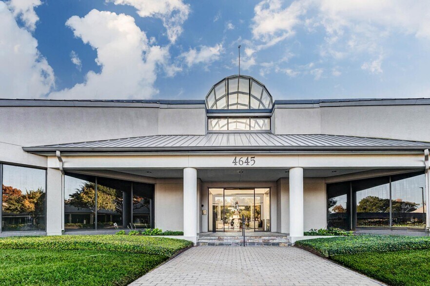 4675 Sweetwater Blvd, Sugar Land, TX à louer - Photo du bâtiment - Image 2 de 12