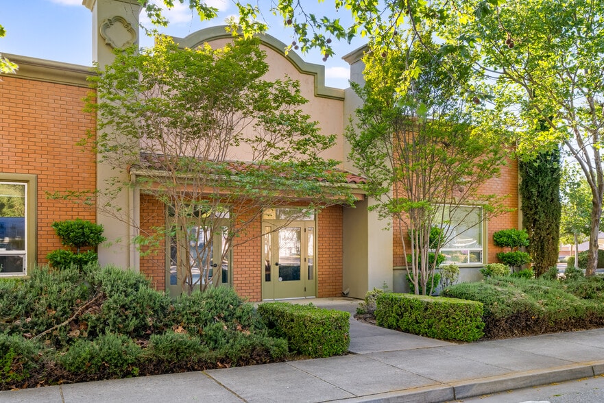 7090 Atascadero Ave, Atascadero, CA for sale - Building Photo - Image 2 of 16