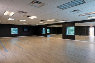 45 State Route 34, Old Bridge, NJ for lease Interior Photo- Image 2 of 13