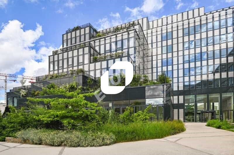 Office in Saint-Denis for lease - Building Photo - Image 2 of 19
