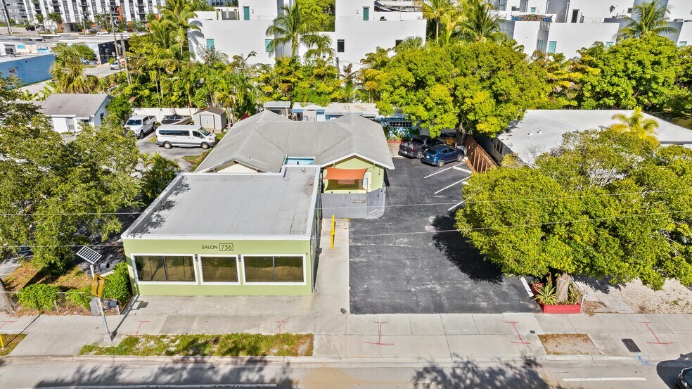 736-738 NE 3rd Ave, Fort Lauderdale, FL à vendre - Photo du bâtiment - Image 3 de 9