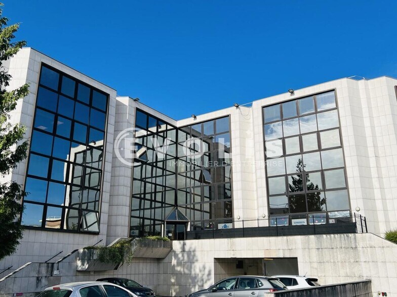 Bureau dans Lognes à louer - Photo du bâtiment - Image 2 de 9