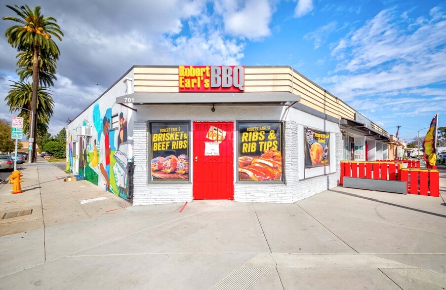 701-709 E Artesia Blvd, Long Beach, CA for lease - Building Photo - Image 2 of 9