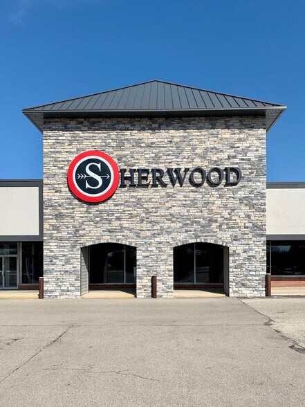 900-982 N Market St, Troy, OH for lease - Building Photo - Image 2 of 10