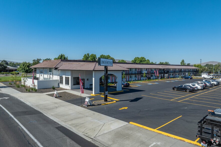 615 Jadwin Ave, Richland, WA à louer - Photo principale - Image 1 de 23