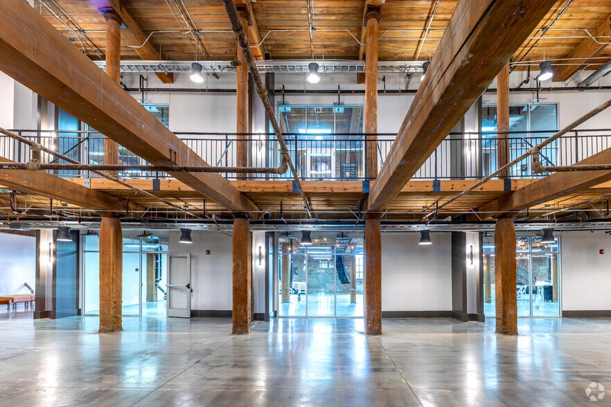 300 S Firestone St, Gastonia, NC à louer - Hall d’entrée - Image 2 de 34