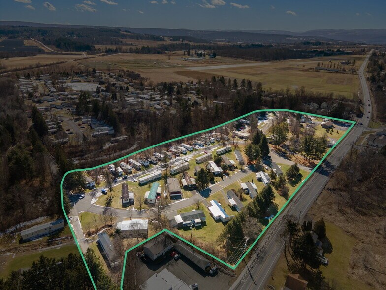 Graduate Drive, Ithaca, NY à vendre - Photo du bâtiment - Image 3 de 25