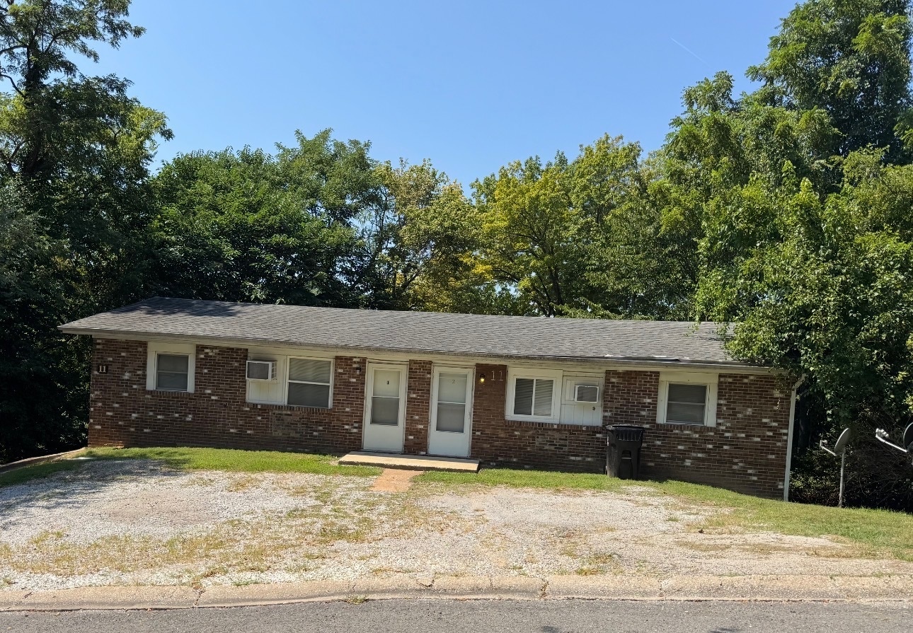 11 HI Pointe Dr, Belleville, IL for sale Building Photo- Image 1 of 2