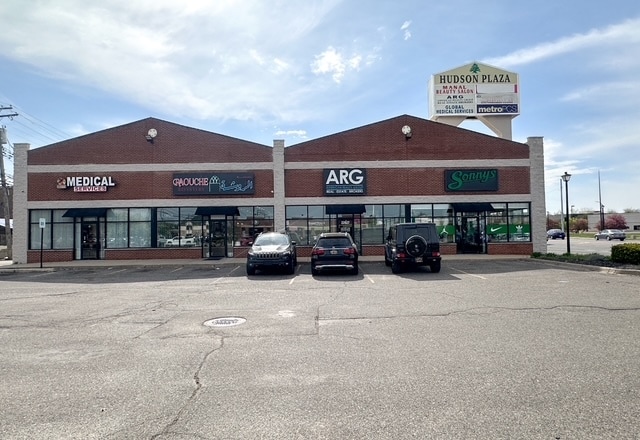 22805-22831 Michigan Ave, Dearborn, MI for lease - Building Photo - Image 1 of 2