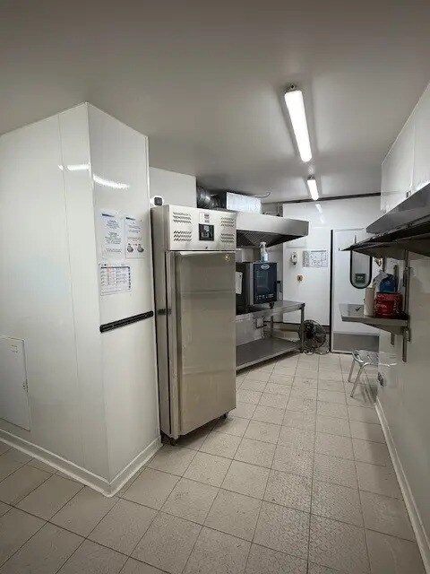 Marseille, BDR 13010 - - - Interior Photo - Image 1 of 4