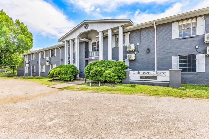 1500 E Beverly Dr, Corsicana, TX for sale - Building Photo - Image 1 of 11