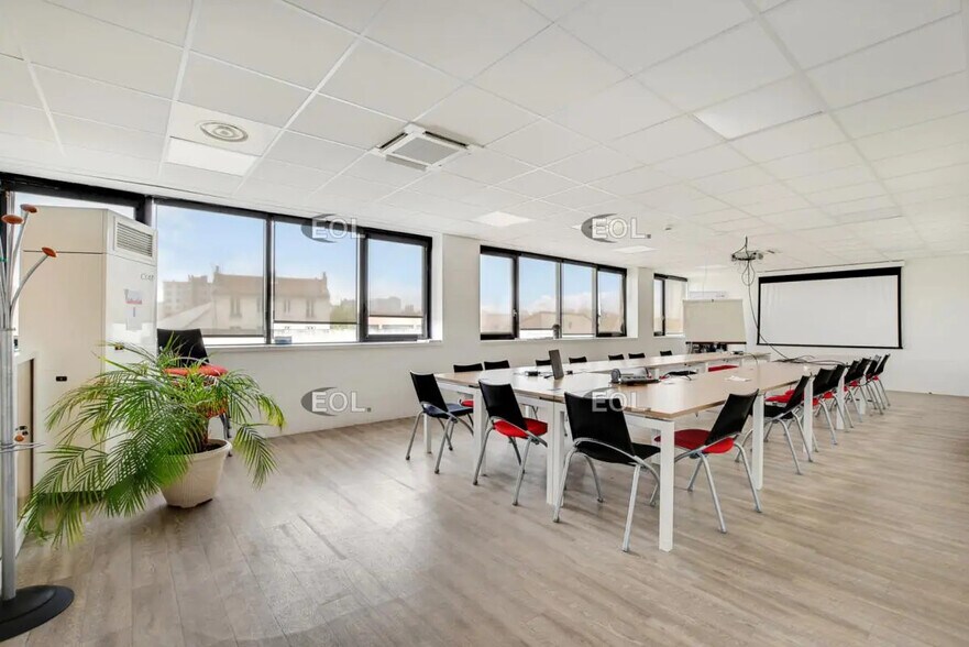 Bureau dans Gentilly à vendre - Photo du bâtiment - Image 2 de 13