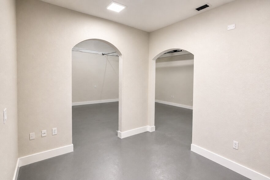 2970 W 84th St, Hialeah Gardens, FL for lease - Building Photo - Image 3 of 6
