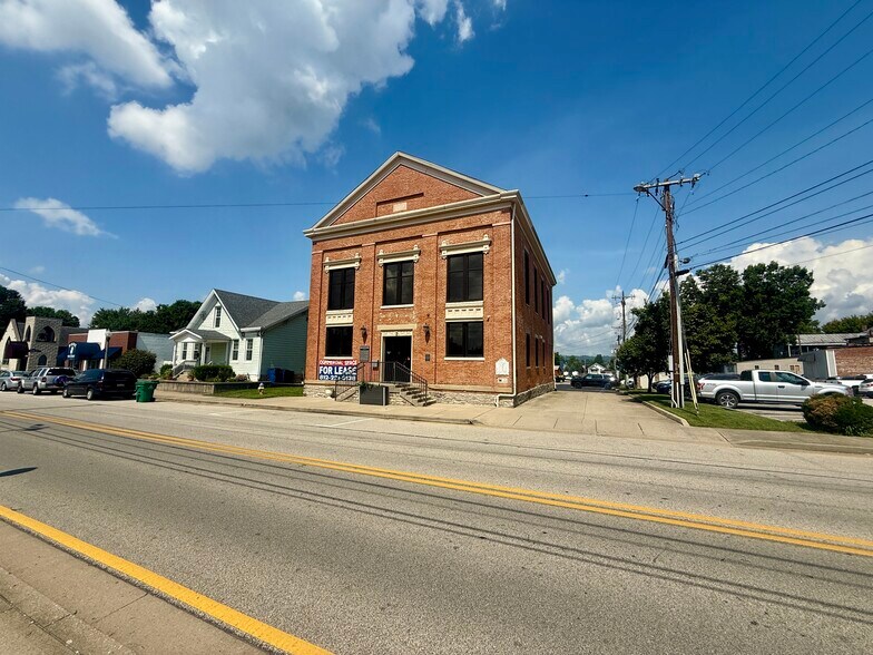 15 W Center St, Lawrenceburg, IN à louer - Photo du bâtiment - Image 1 de 29