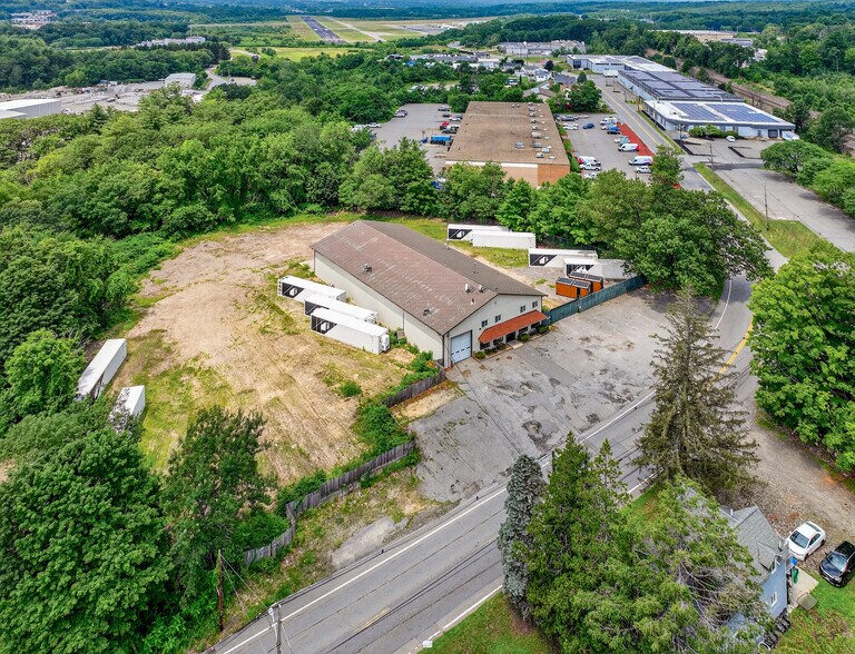 56 Crawford St, Leominster, MA à louer - Photo du bâtiment - Image 2 de 7