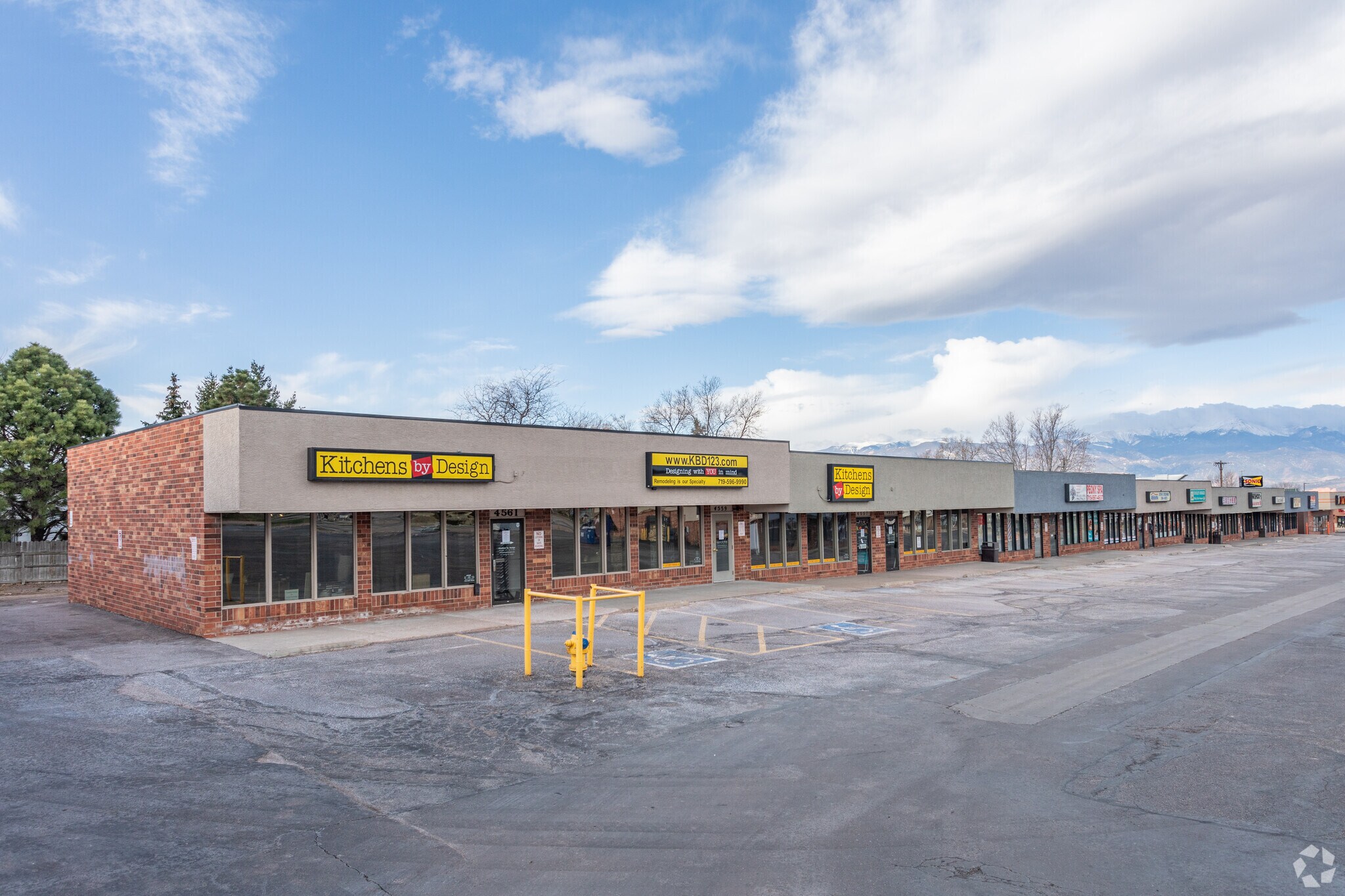 4535-4587 Austin Bluffs Pky, Colorado Springs, CO for lease Primary Photo- Image 1 of 5