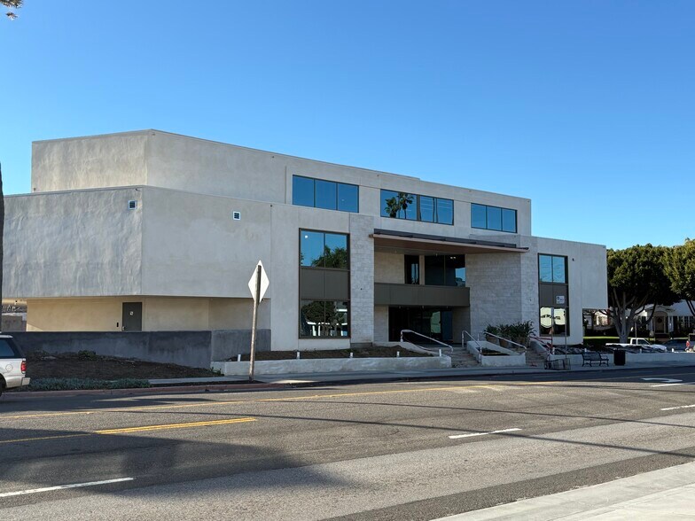 435 N Pacific Coast Hwy, Redondo Beach, CA à louer - Photo du bâtiment - Image 2 de 10