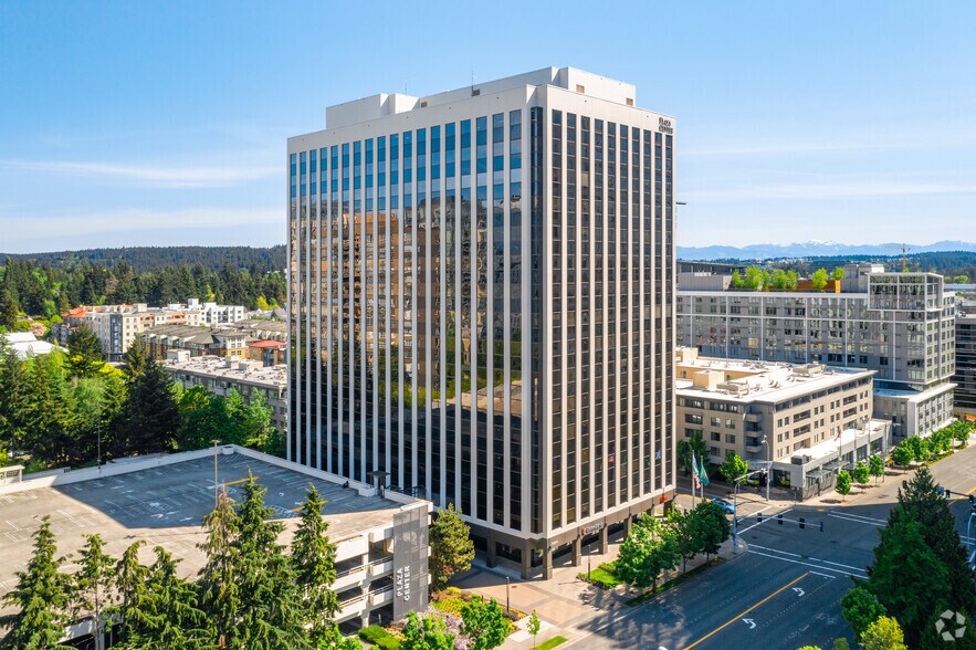10900 NE 8th St, Bellevue, WA à louer - Photo du bâtiment - Image 3 de 10