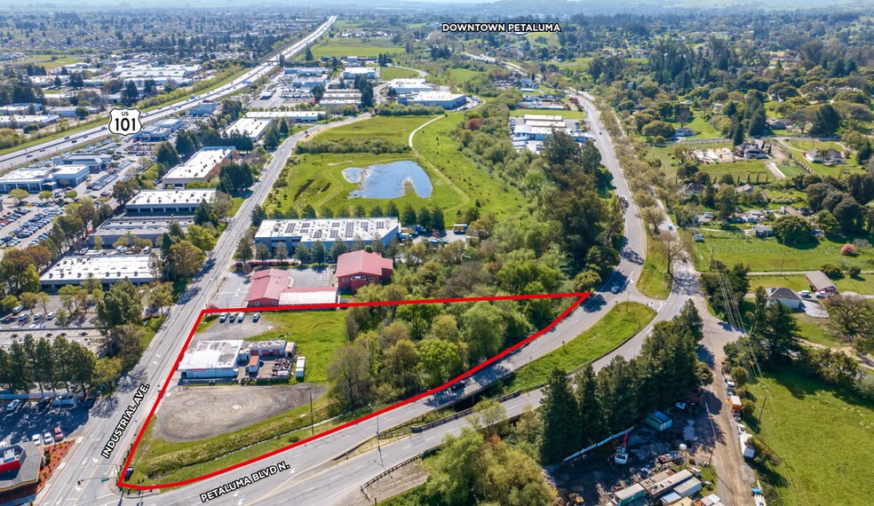 1375 Industrial Ave, Petaluma, CA à louer - Aérien - Image 2 de 11