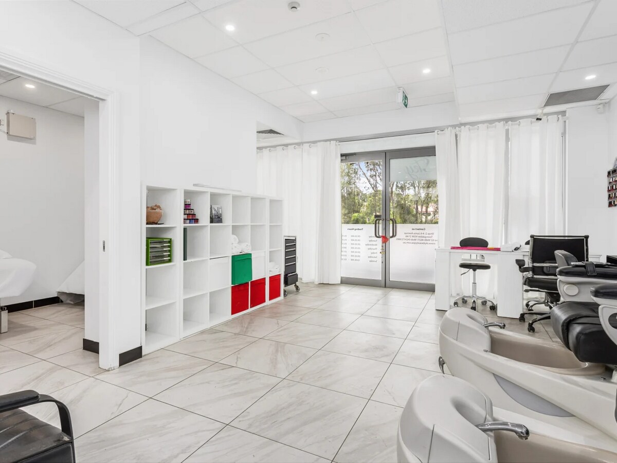 4 Junia Ave, Toongabbie, NSW 2146 - Unit 2 - - Interior Photo - Image 1 of 3