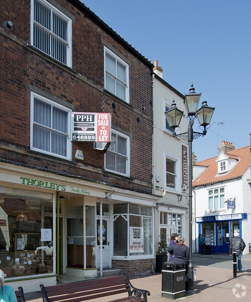 23 Market Pl, Driffield for lease - Building Photo - Image 3 of 3