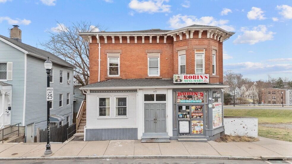 380 Arch St, New Britain, CT à vendre - Photo du bâtiment - Image 1 de 14