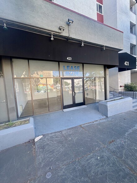 417-425 E 18th St, Oakland, CA à louer - Photo du bâtiment - Image 2 de 5