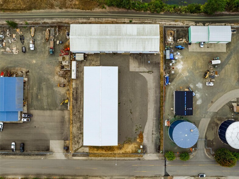 810 S 2nd St, Harrisburg, OR à vendre - Photo du bâtiment - Image 2 de 63