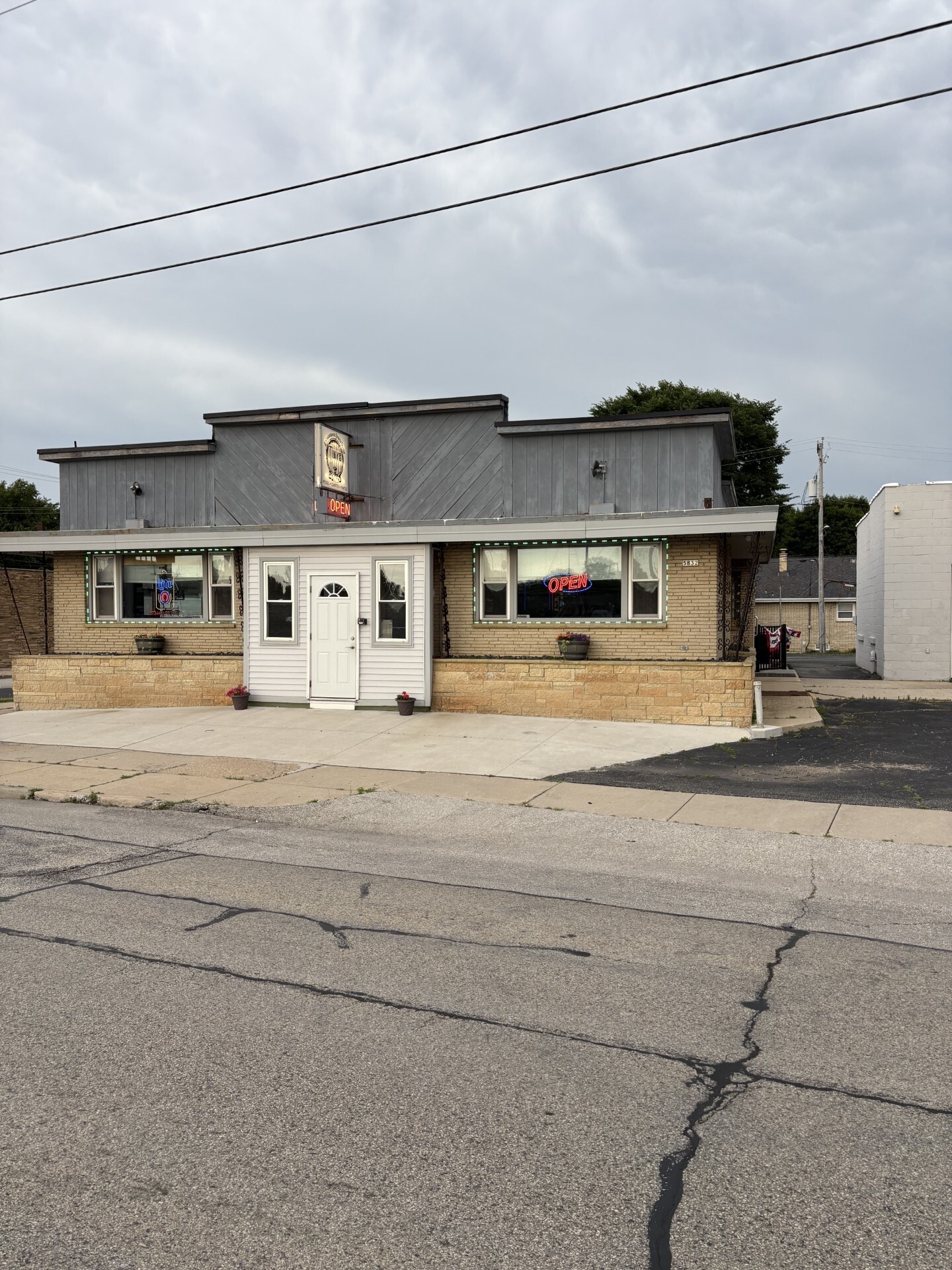 5832-40 S Packard Ave, Cudahy, WI à vendre Photo du bâtiment- Image 1 de 10