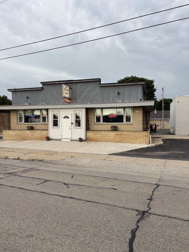 Plus de détails pour 5832-40 S Packard Ave, Cudahy, WI - Commerce de détail à vendre