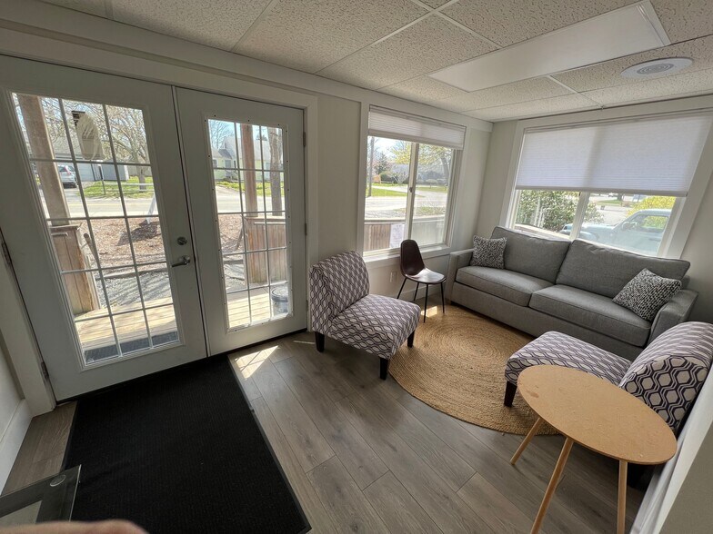 13 Falmouth Heights Rd, Falmouth, MA à louer - Photo du bâtiment - Image 3 de 3