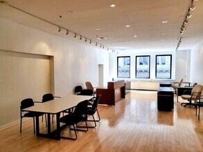 381-383 Rue Notre-Dame O, Montréal, QC à louer Photo intérieure- Image 1 de 5