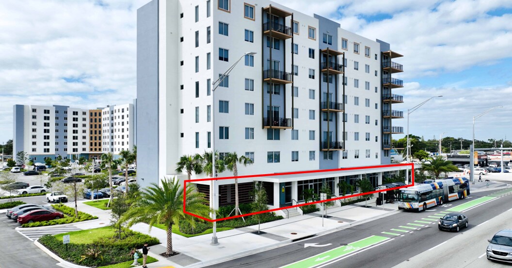 890 N State Road 7, Hollywood, FL à louer Photo du bâtiment- Image 1 de 9