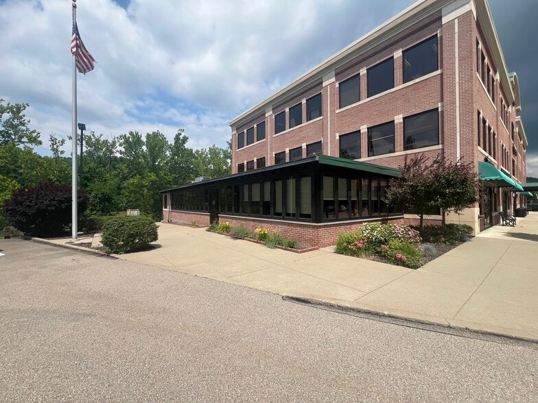215 Don Knotts Blvd, Morgantown, WV for lease - Building Photo - Image 3 of 75