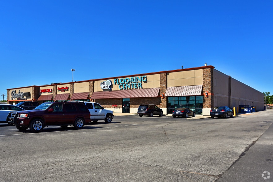 9501 N May Ave, Oklahoma City, OK for lease - Building Photo - Image 1 of 6