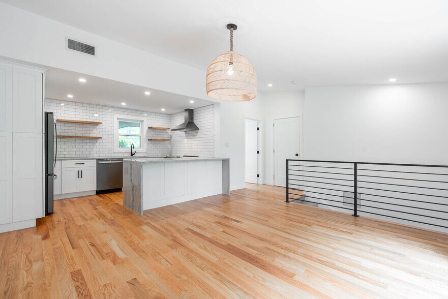 228 Pattonwood Dr, Southington, CT à vendre - Photo du bâtiment - Image 2 de 39