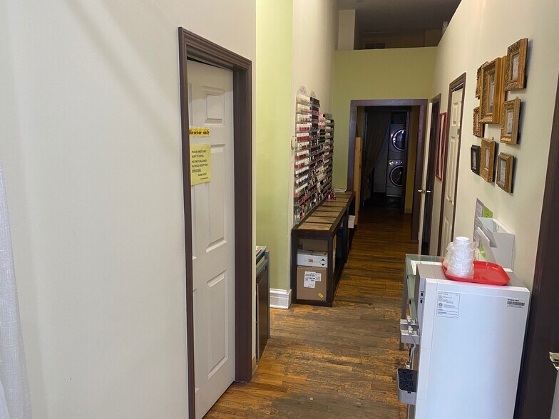 1137 W Belmont Ave, Chicago, IL à vendre - Photo du bâtiment - Image 3 de 12