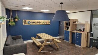 Plus de détails pour 4 Place Des Vosges, Courbevoie - Bureau à louer