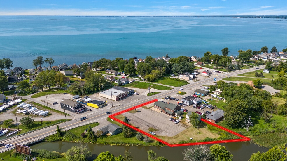 8874 Dixie Hwy, Fair Haven, MI à vendre - Photo du bâtiment - Image 2 de 61