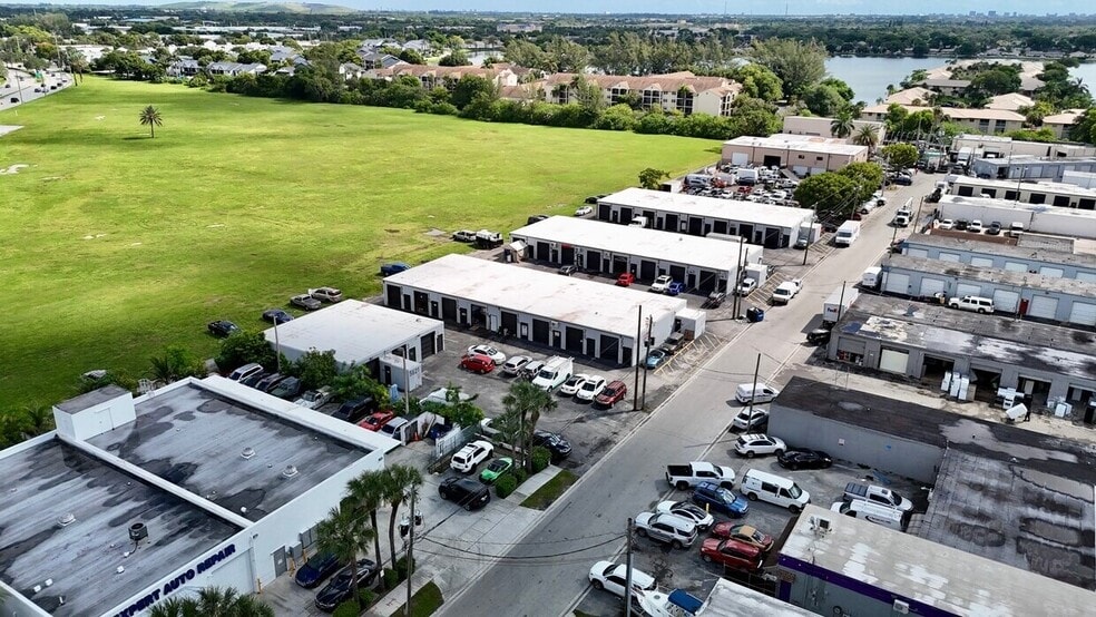 5601 NW 8th St, Margate, FL for sale - Building Photo - Image 2 of 8