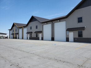 4041 27th St N, Fargo, ND for lease Building Photo- Image 1 of 1