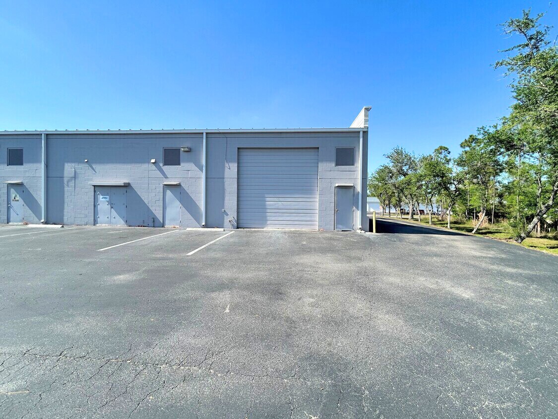 10060 Amberwood Rd, Fort Myers, FL à louer Photo du bâtiment- Image 1 de 8