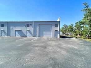10060 Amberwood Rd, Fort Myers, FL à louer Photo du bâtiment- Image 1 de 8