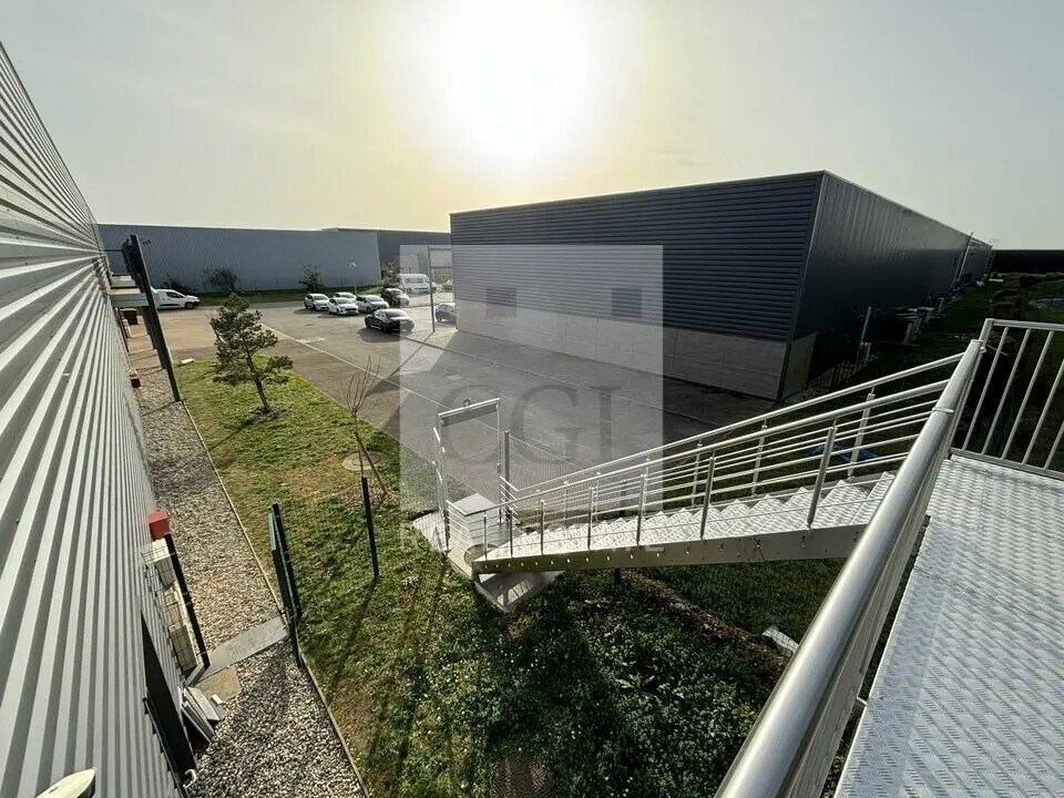 28 Rue Des Freres Lumiere, Saint-Bonnet-de-Mure for lease Building Photo- Image 1 of 10