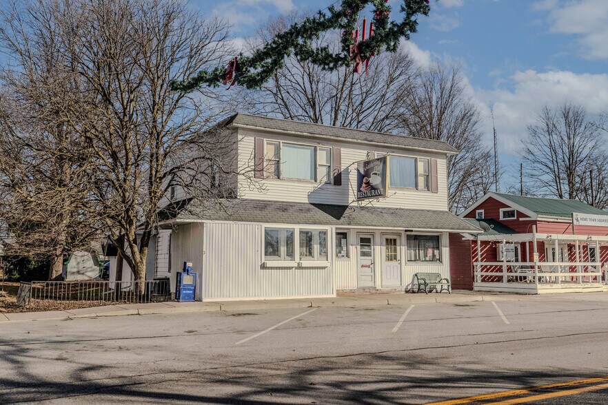 407 Third St, Howe, IN à vendre - Photo du bâtiment - Image 3 de 29