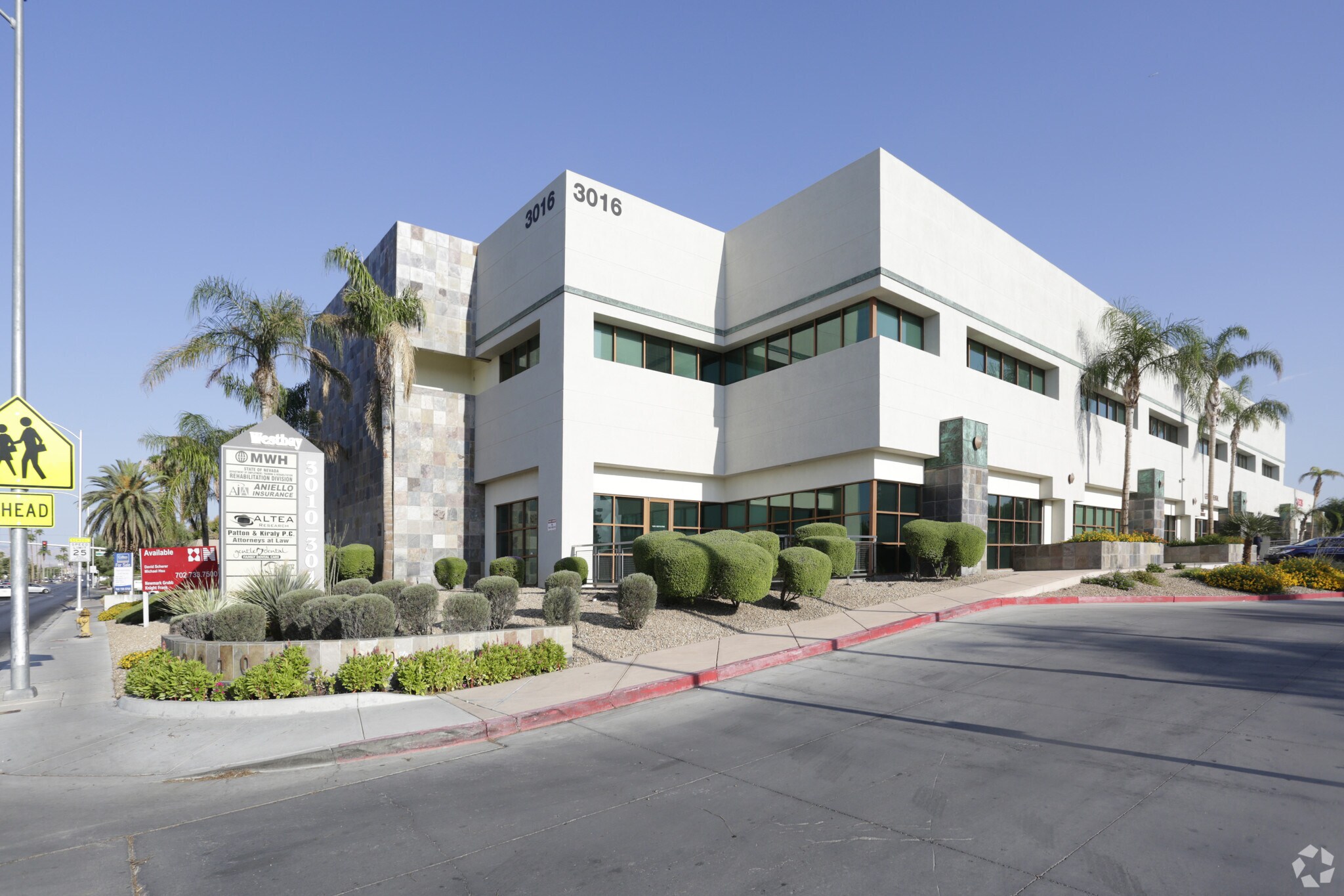 3016 W Charleston Blvd, Las Vegas, NV à louer Photo principale- Image 1 de 9