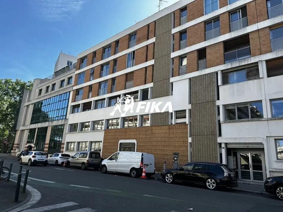 Office in Toulouse for lease Building Photo- Image 1 of 9